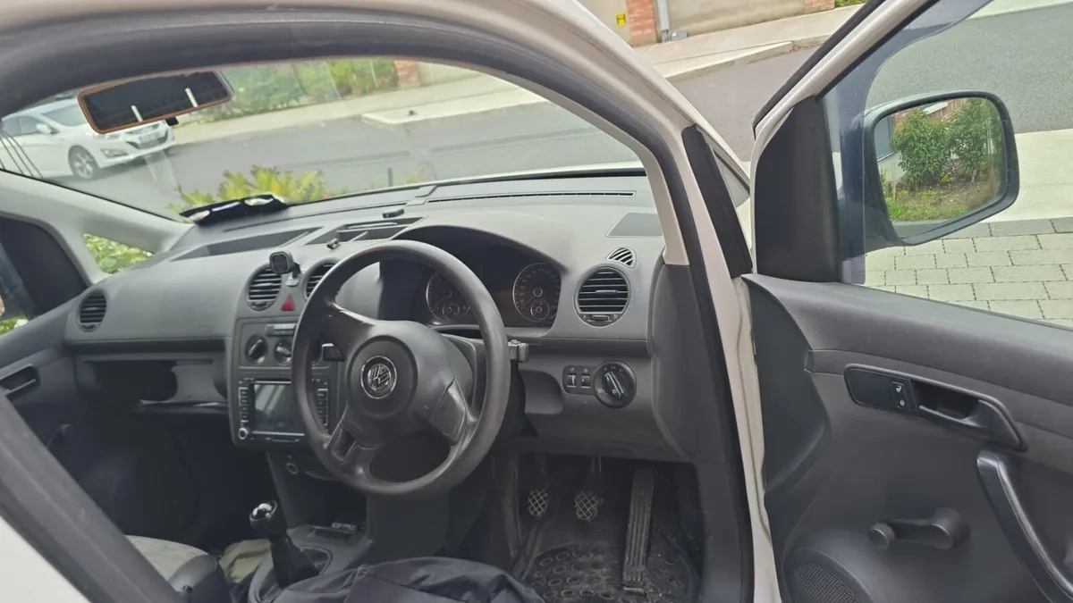 Vw Caddy - Image 3