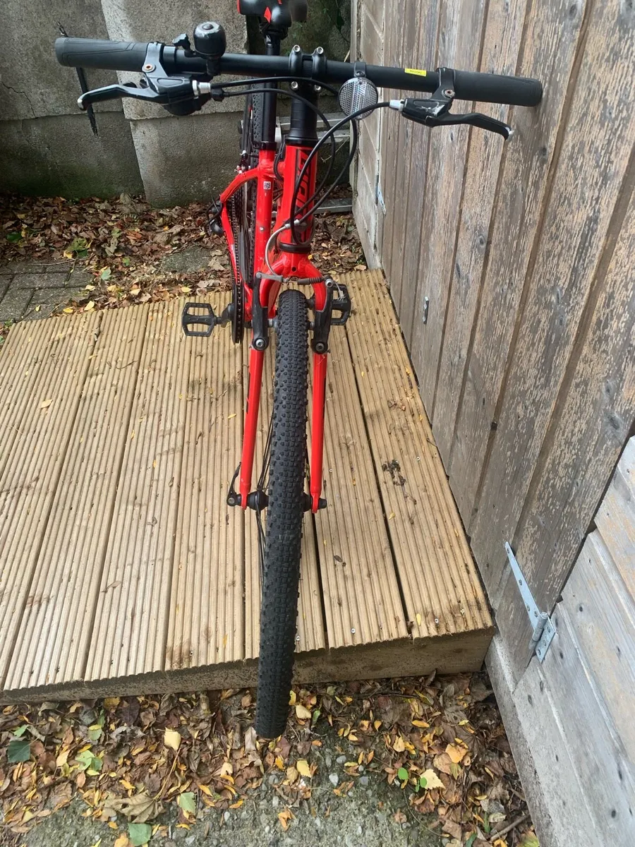 Kids Giant bike - Image 4
