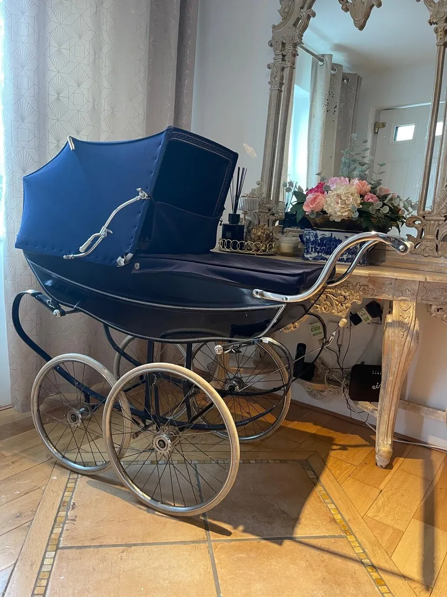 Silver cross antique pram - Image 1