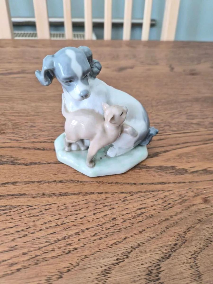 Lladro Dog and cat in harmony - Image 1