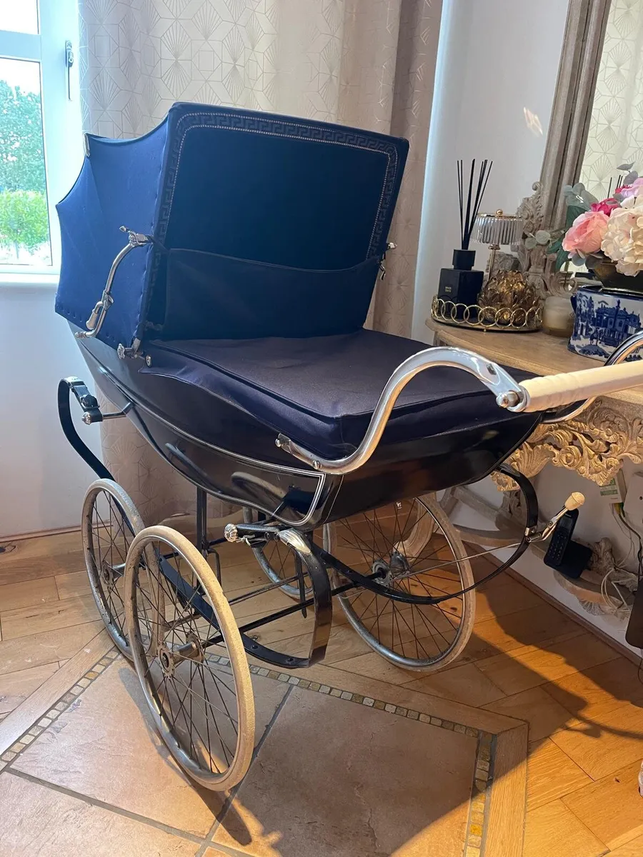 Silver cross antique pram - Image 2