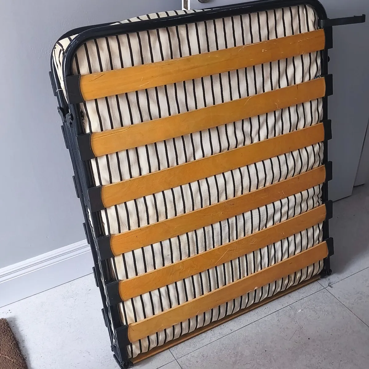 Folding bed cot - Image 3