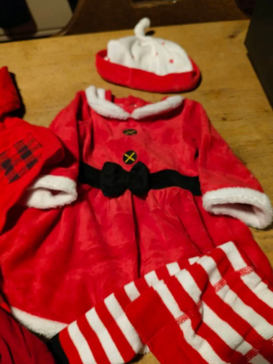 Baby girls Christmas dress bundle
3 Christmas dres - Image 4