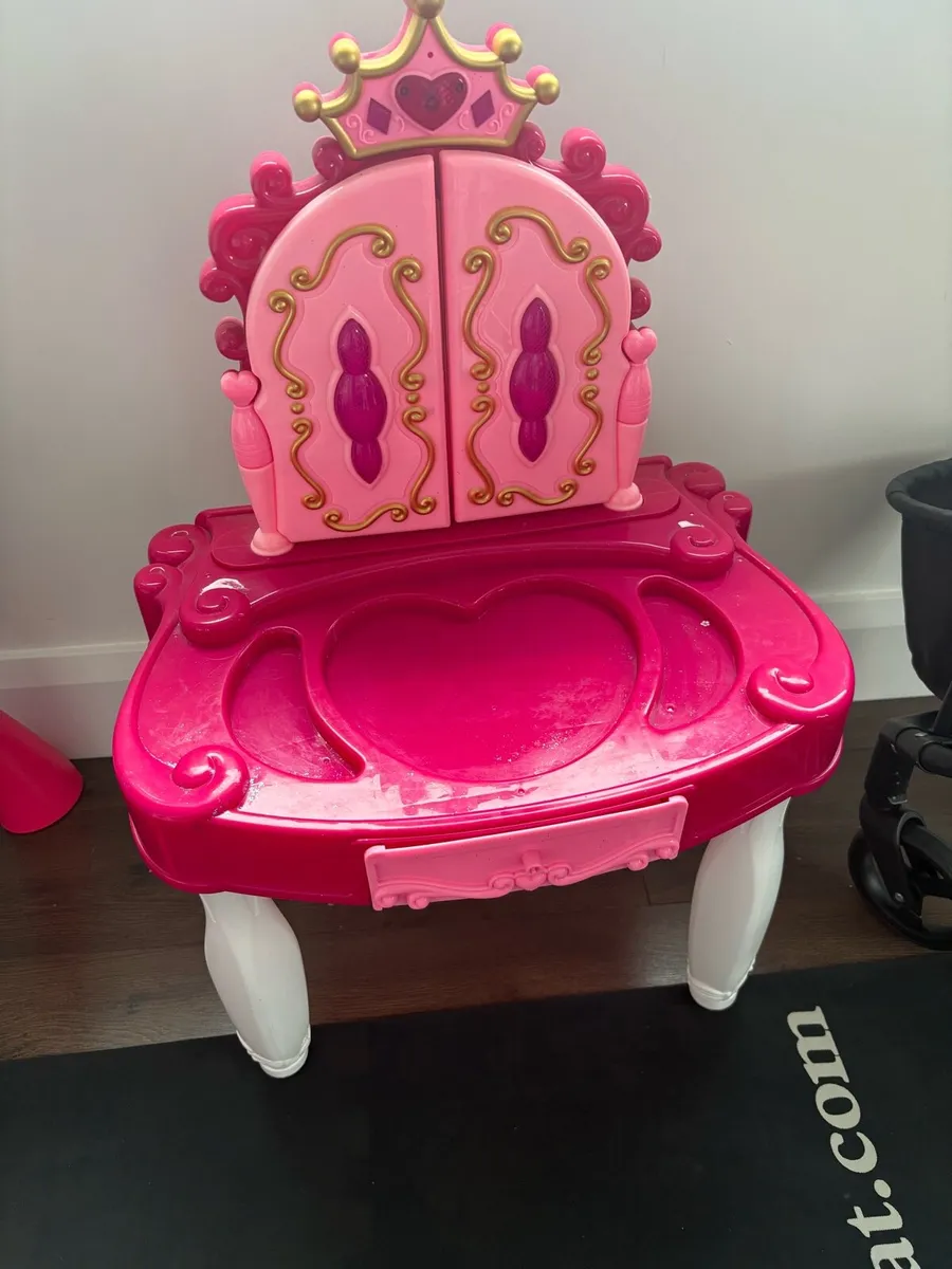 Girls dressing table