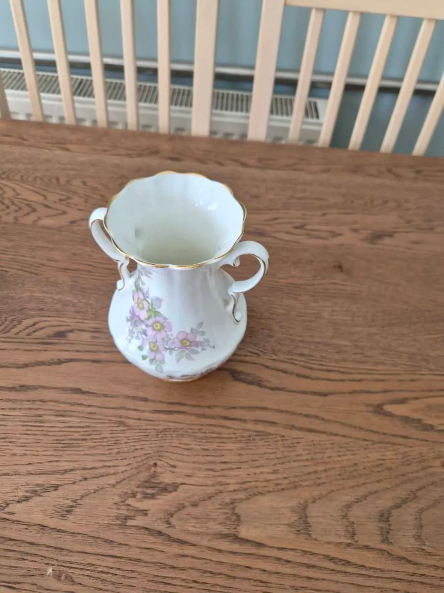 Royal Tara fine bone china vase - Image 3