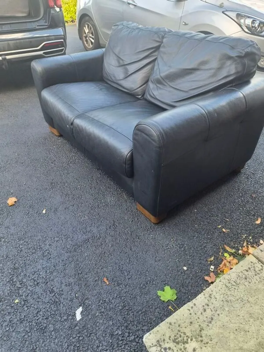 2 seater leather sofa & coffee table - Image 1
