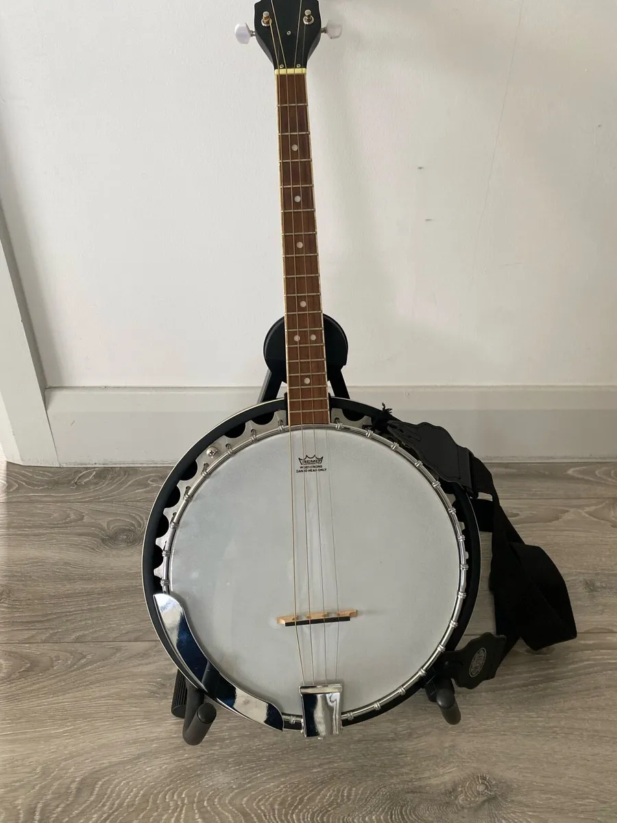 Clareen 17 fret Banjo - Image 1