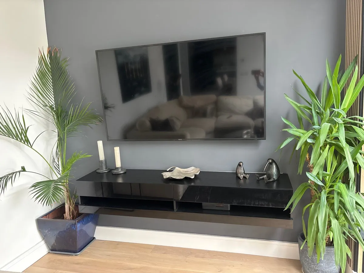 TV stand - Image 4