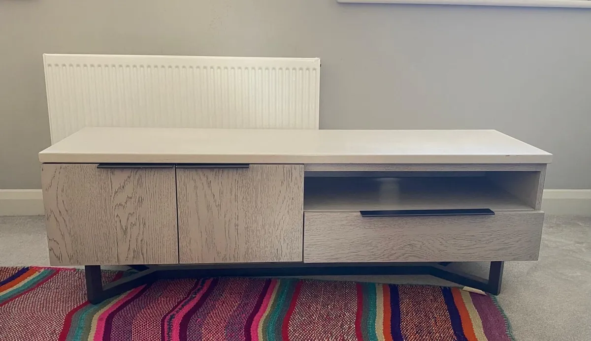 Tv unit - Image 1