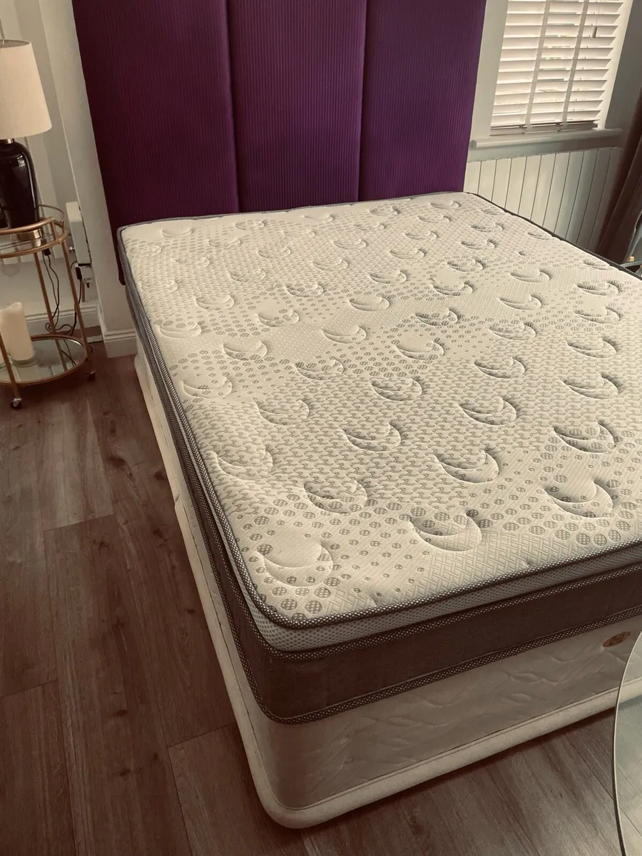 Fantastic King Size,Bed,Mattress & Headboard - Image 2