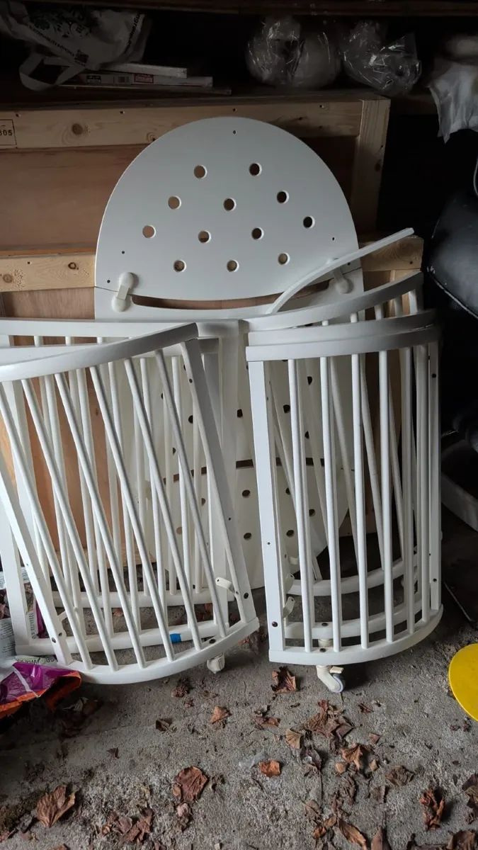 Stokke Sleepi Cot White Canopy Very Good Condition - Image 2
