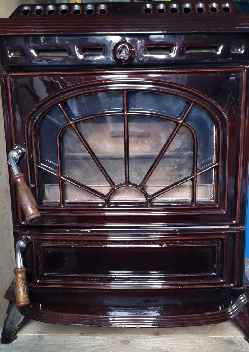 Stanley Erin solid fuel stove - Image 1