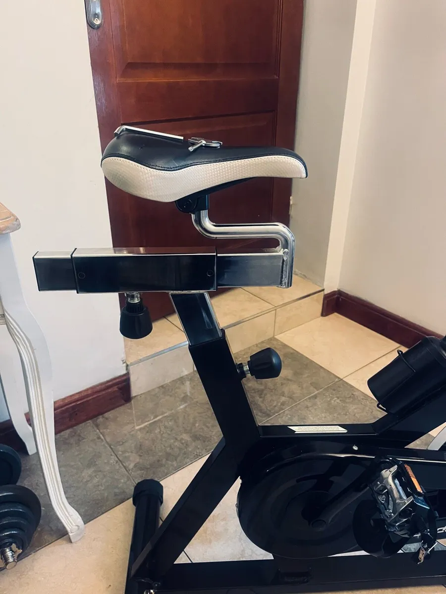 Exercise bike - Image 2