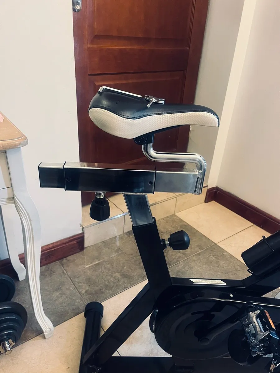 Exercise bike - Image 3
