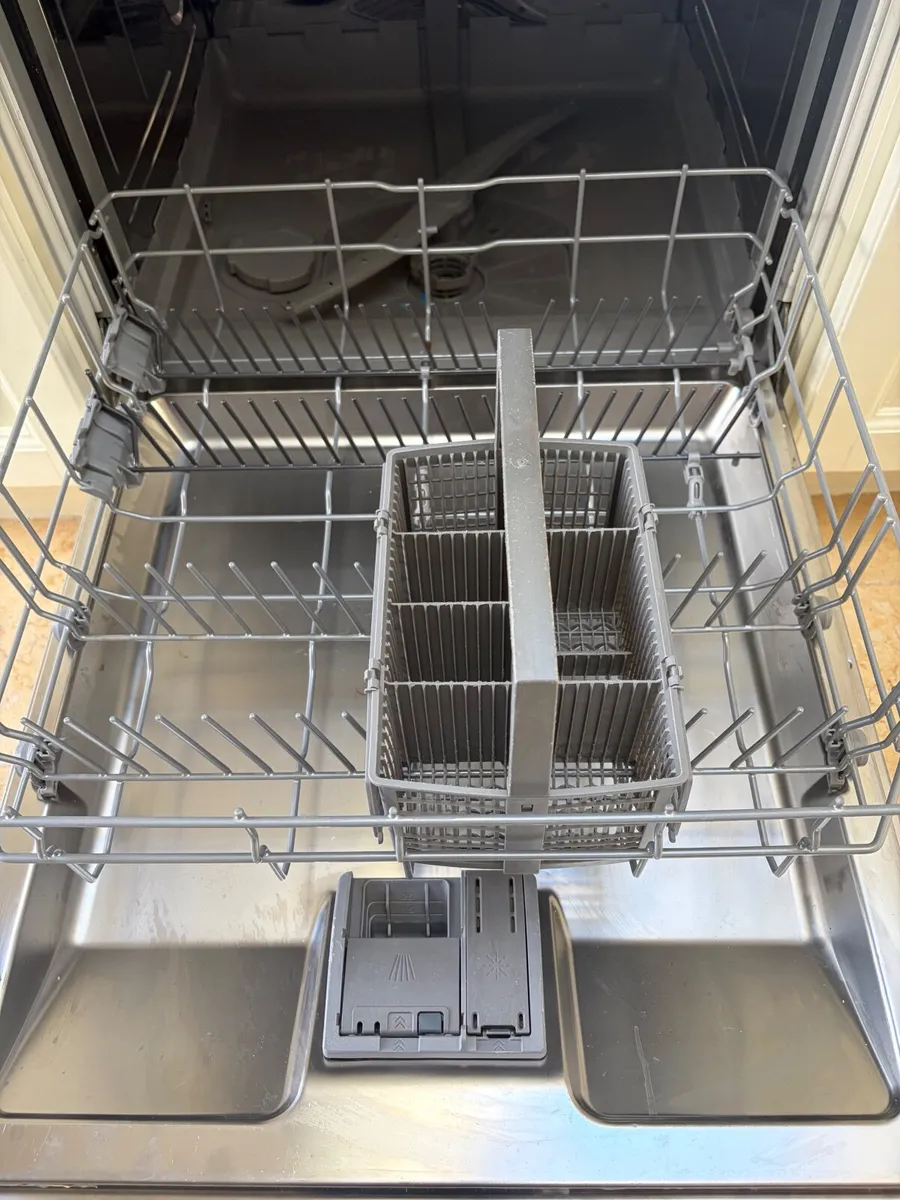 Integrated dishwasher - Image 4