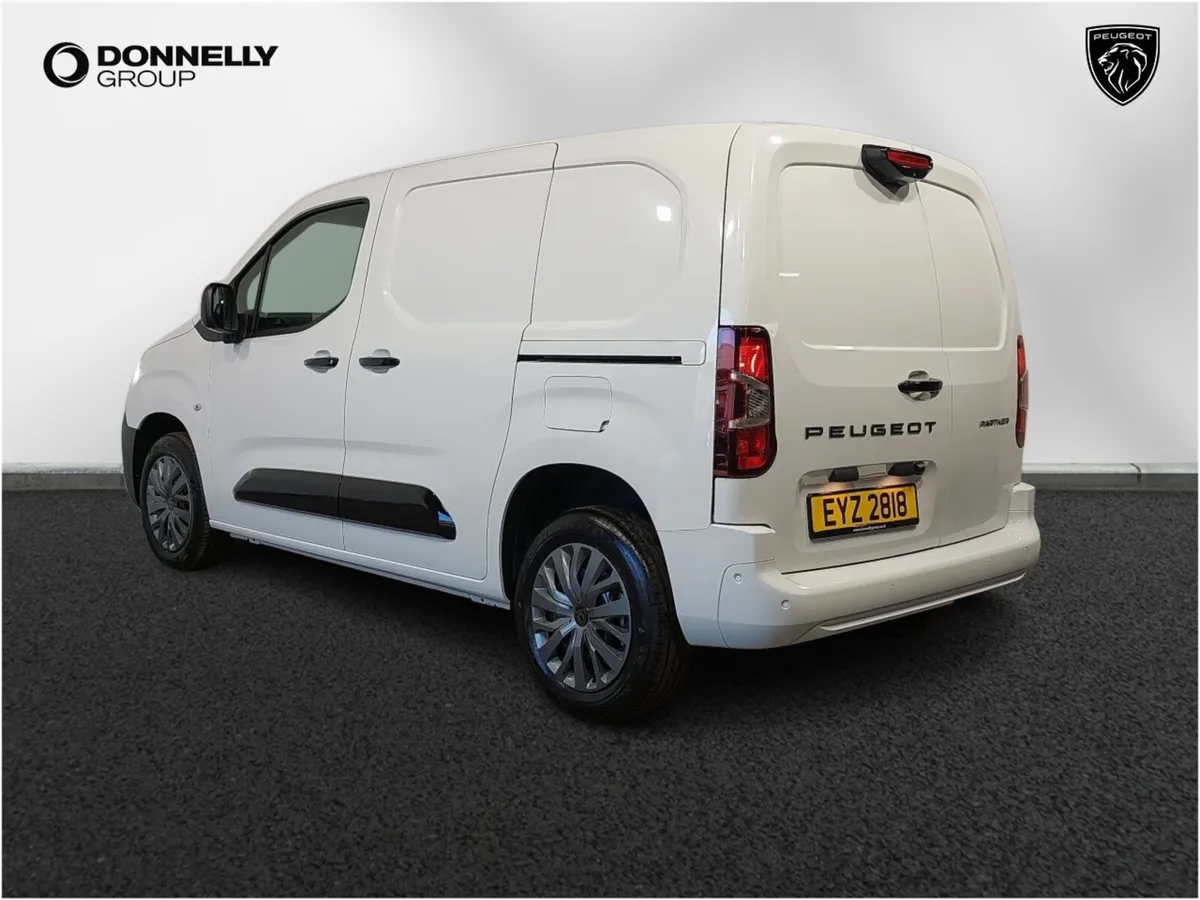 Peugeot Partner 1.5 BlueHDi 100 Asphalt Van - Image 2