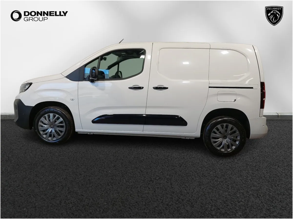 Peugeot Partner 1.5 BlueHDi 100 Asphalt Van - Image 3