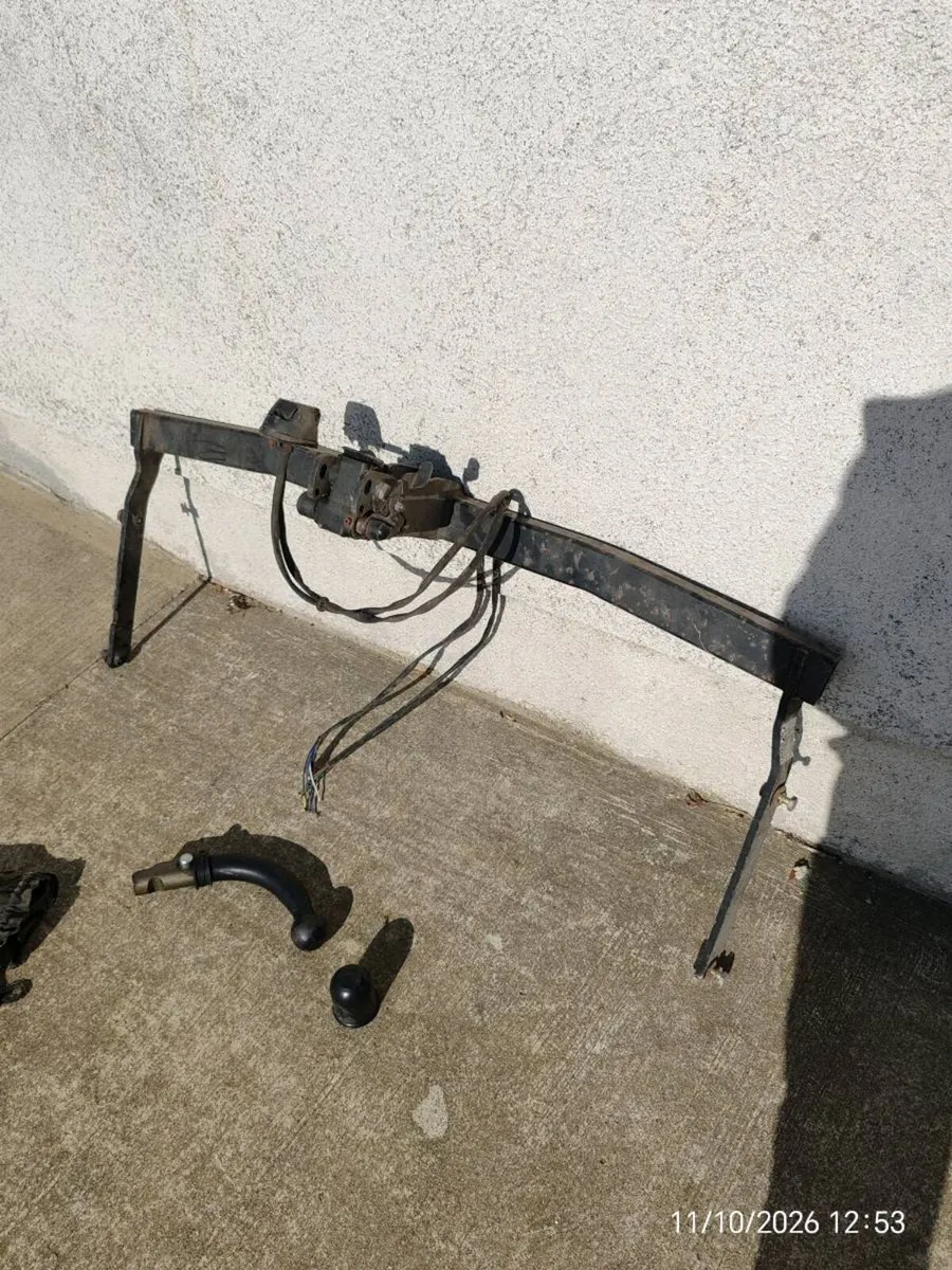 Tow bar with detachable hitch for Mazda 6 - Image 4