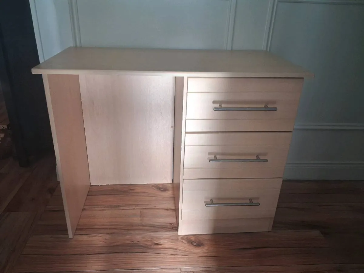 Dressing table