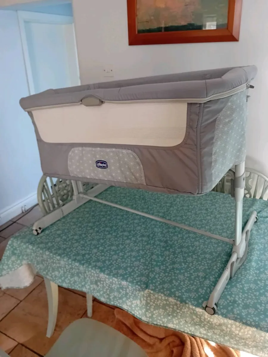 Adjustable Baby Crib and Rocker - Image 4