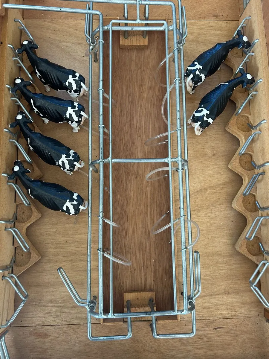Toy Milking parlour and cubicle shed with animals - Image 4