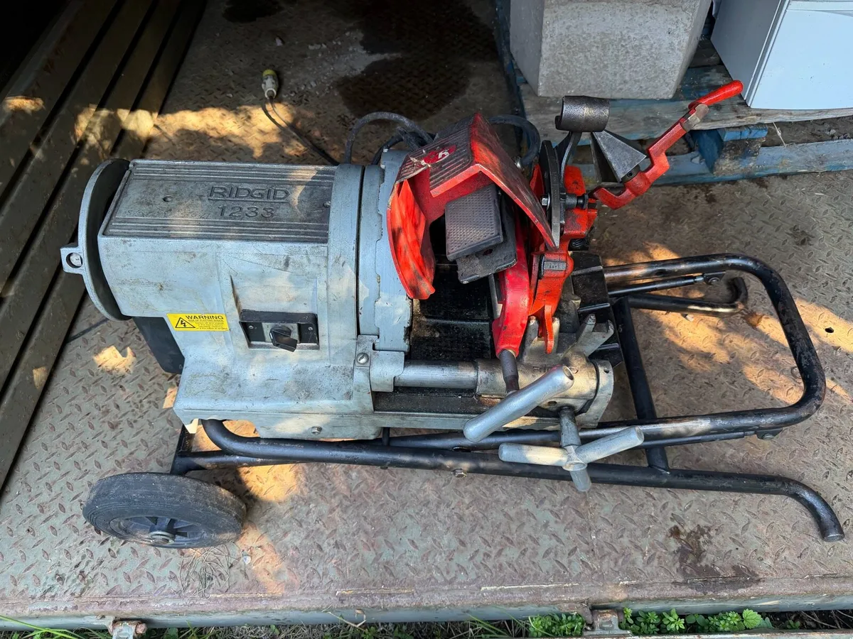 Rigid pipe threaded 110v with trolly - Image 1