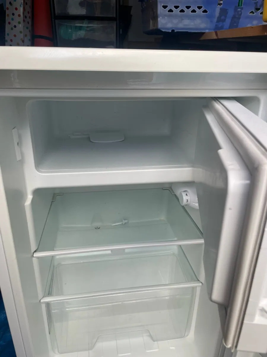 Under counter fridge freezer - Image 4