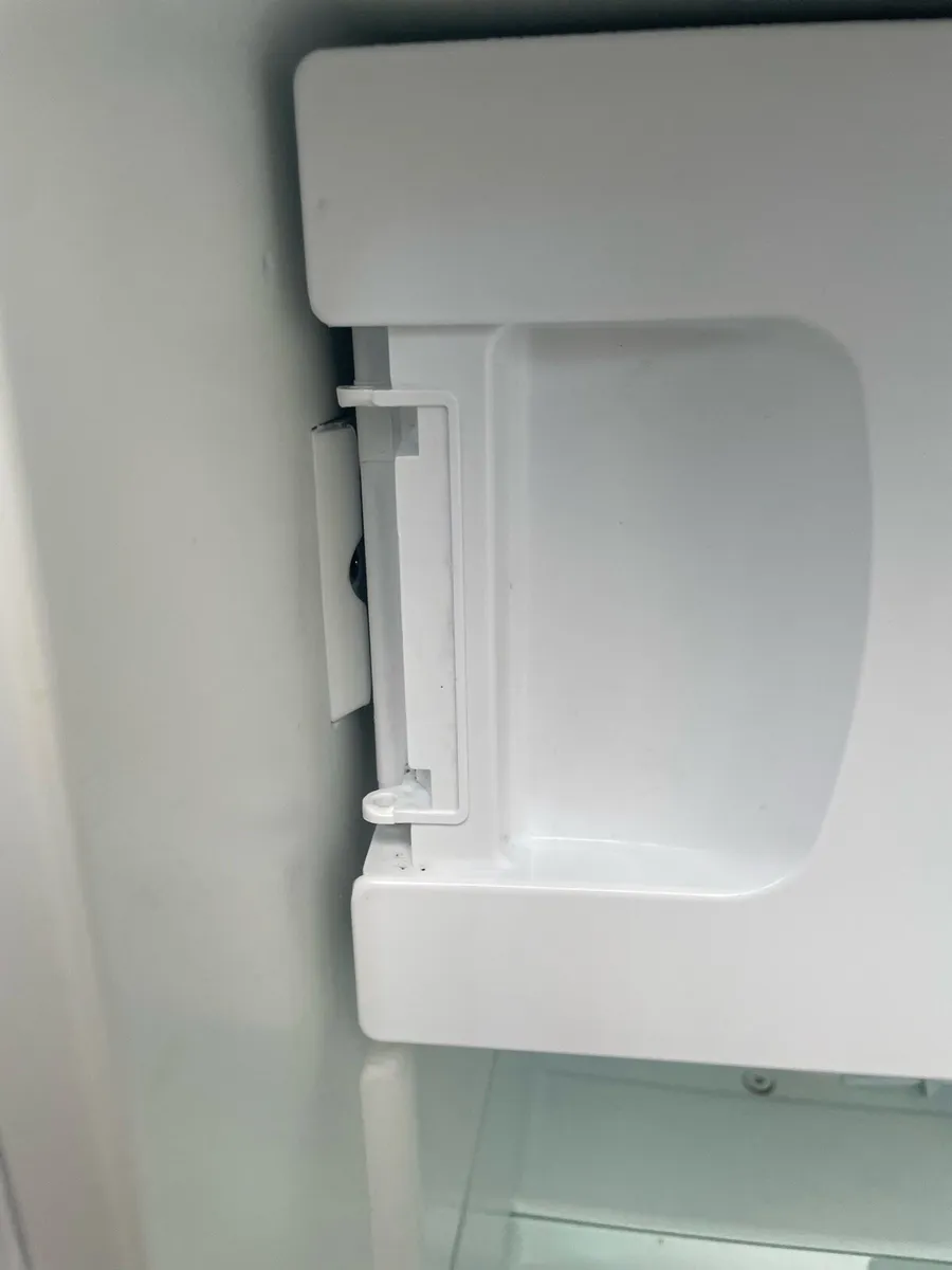 Under counter fridge freezer - Image 3