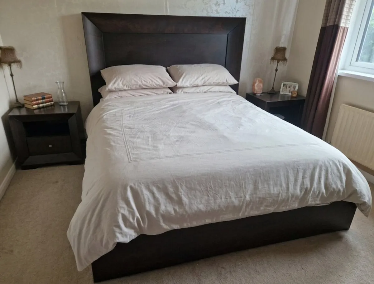 Bed - Image 1