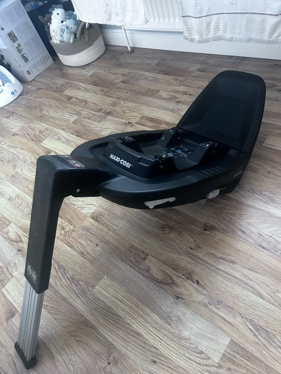 Maxi-cosi Isofix base - Image 1