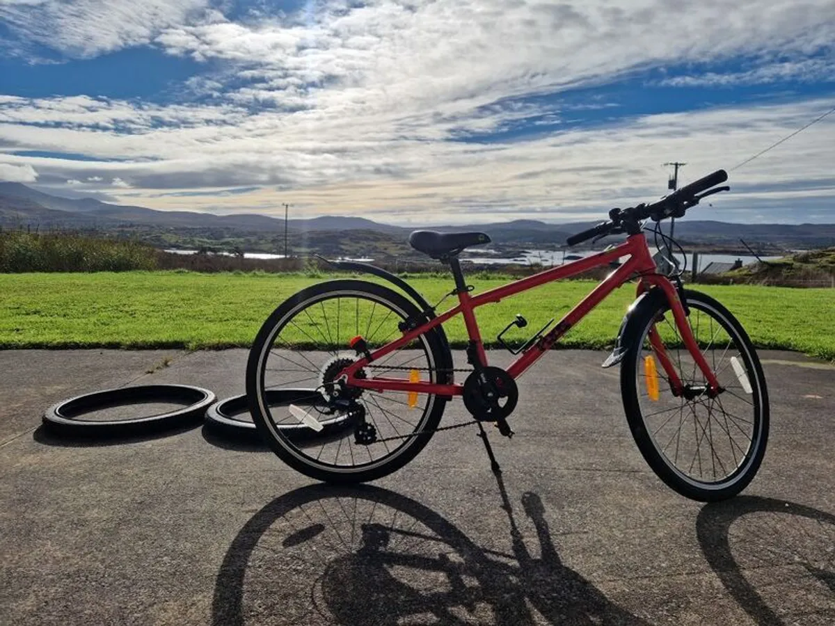 Frog bike 62cm 24inch 8 speed +2 new tyres - Image 2