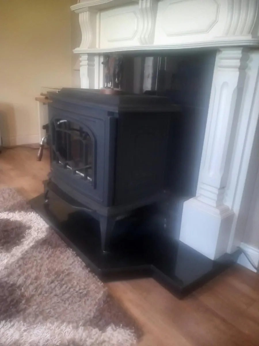 Waterford oil stove in good condition - Image 2