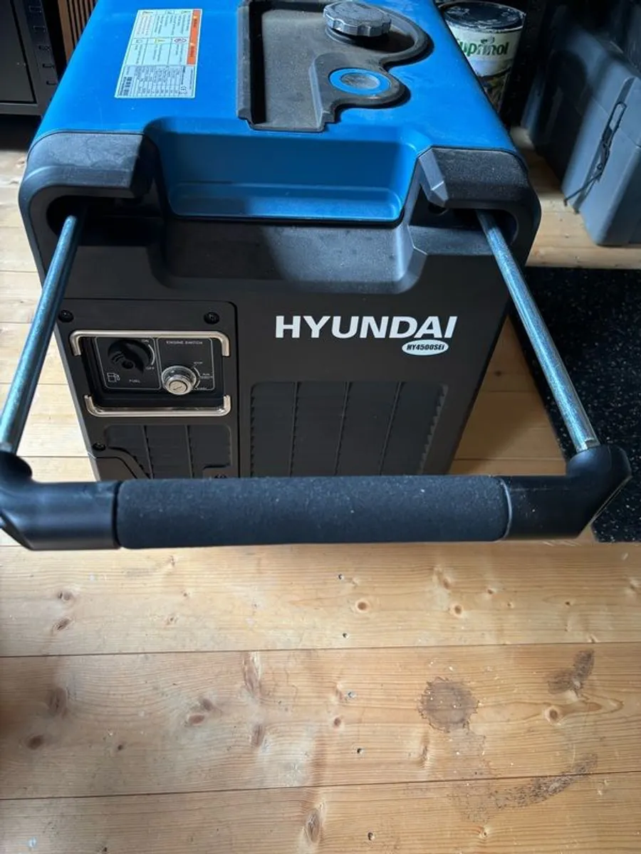 Hyundai 4.0kW Petrol Inverter Generator - Image 3