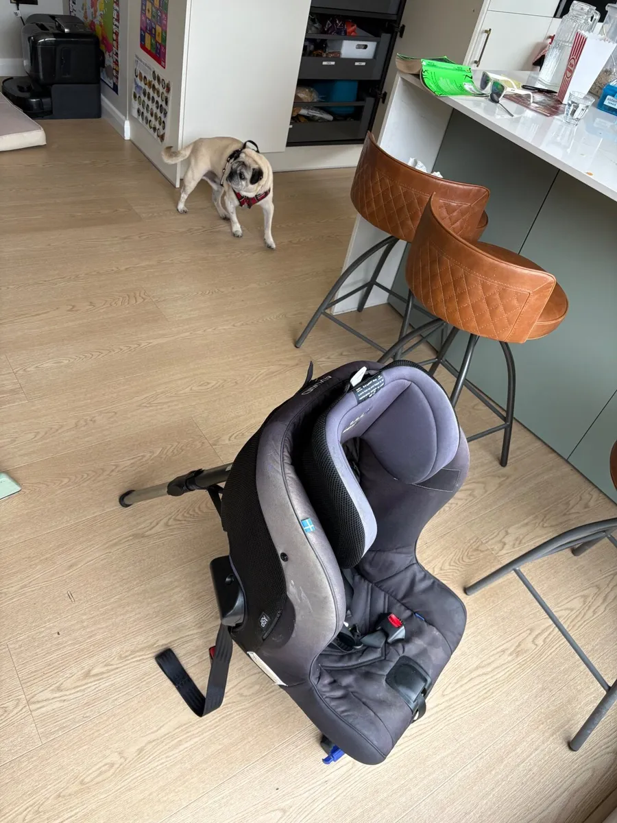 Baby car seat - Image 1