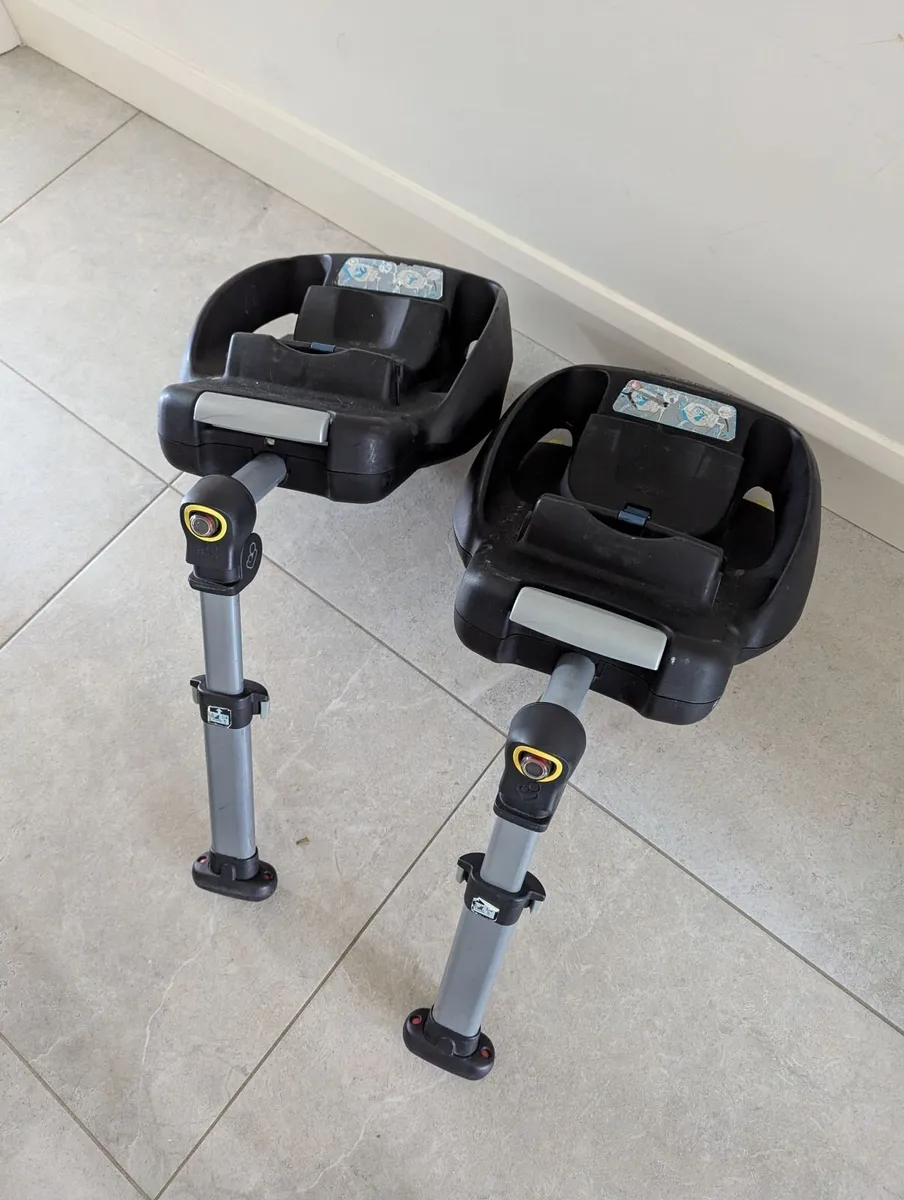 Maxi Cosi baby car seat - Image 4