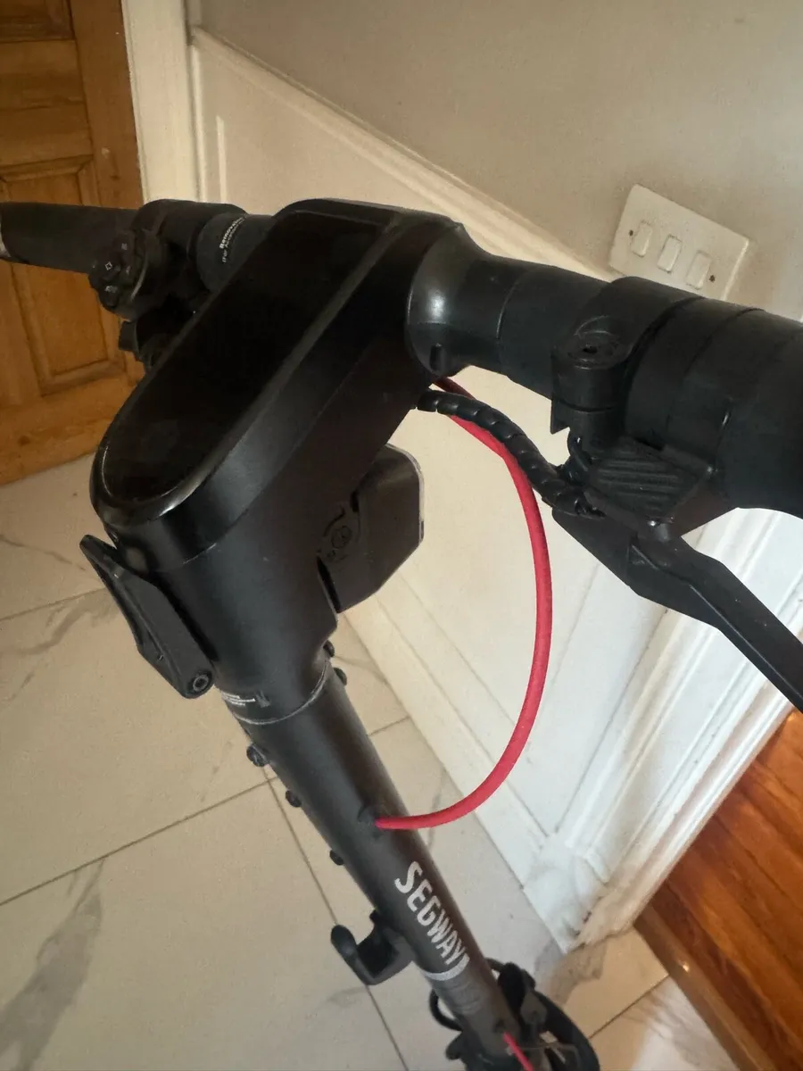 Segway F3 PRO E Scooter - Image 4