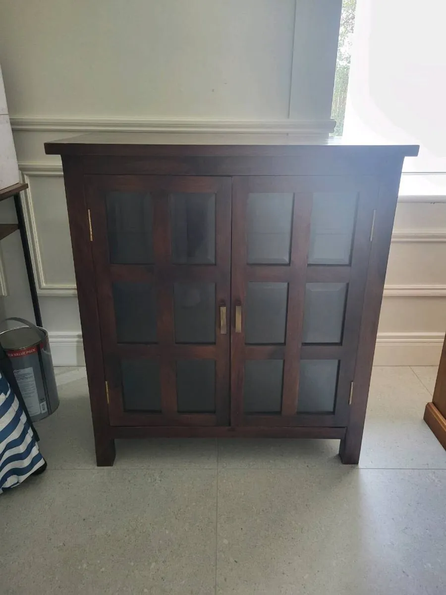 Cabinet/sideboard - Image 1
