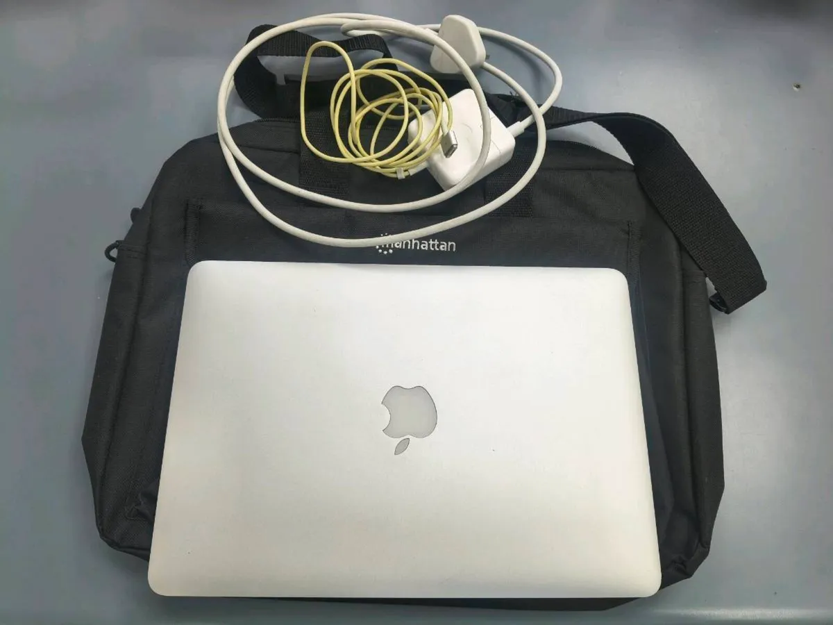 Apple MacBook Air 13-inch (2017) – Intel Core i7 - Image 1