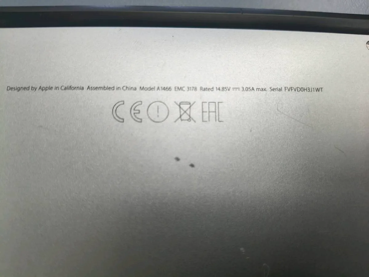 Apple MacBook Air 13-inch (2017) – Intel Core i7 - Image 2