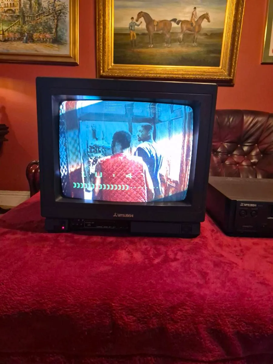 Vintage Mitsubishi 14" CT-M1LME. - Image 1