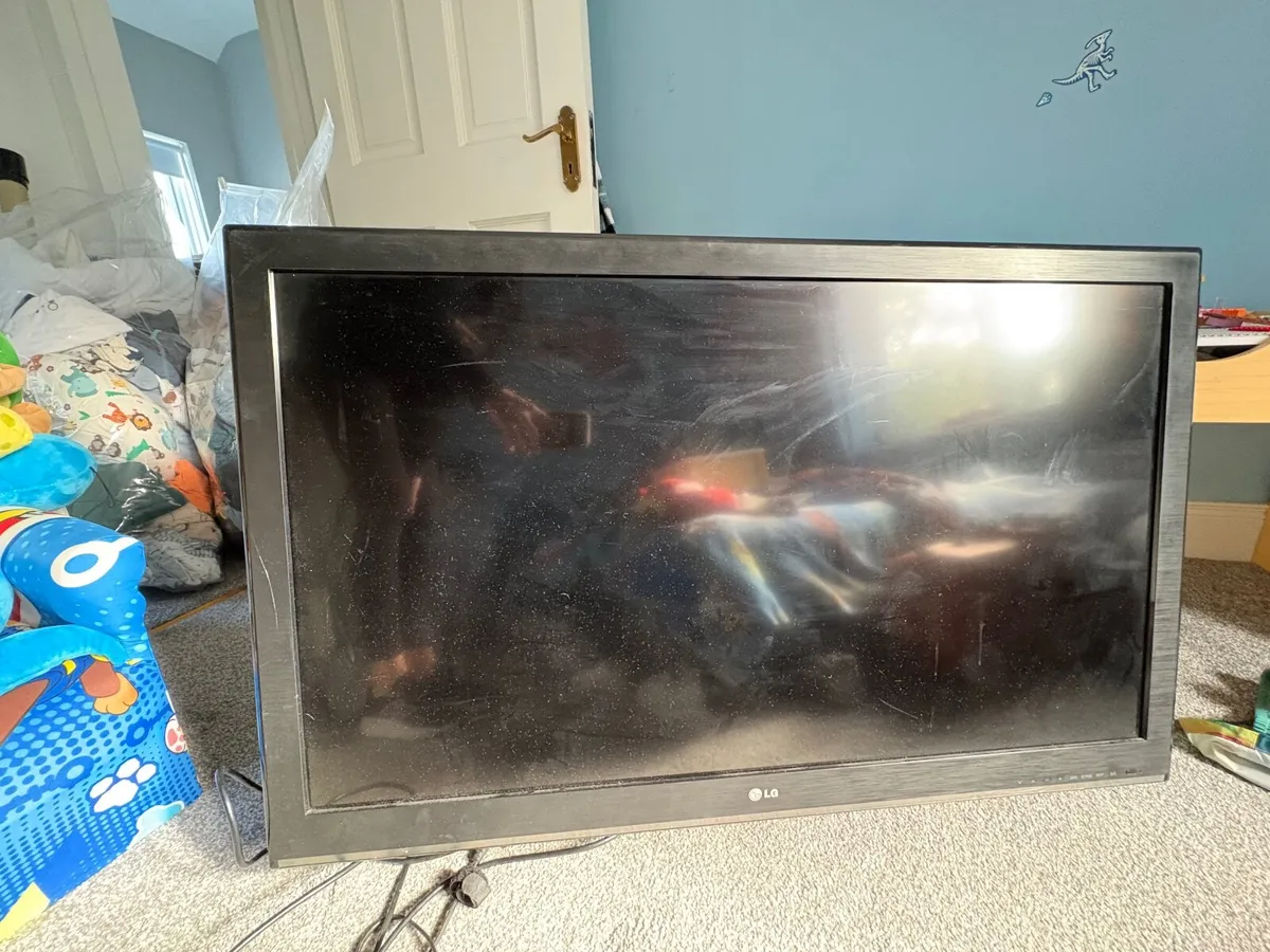 LG TV - Image 1
