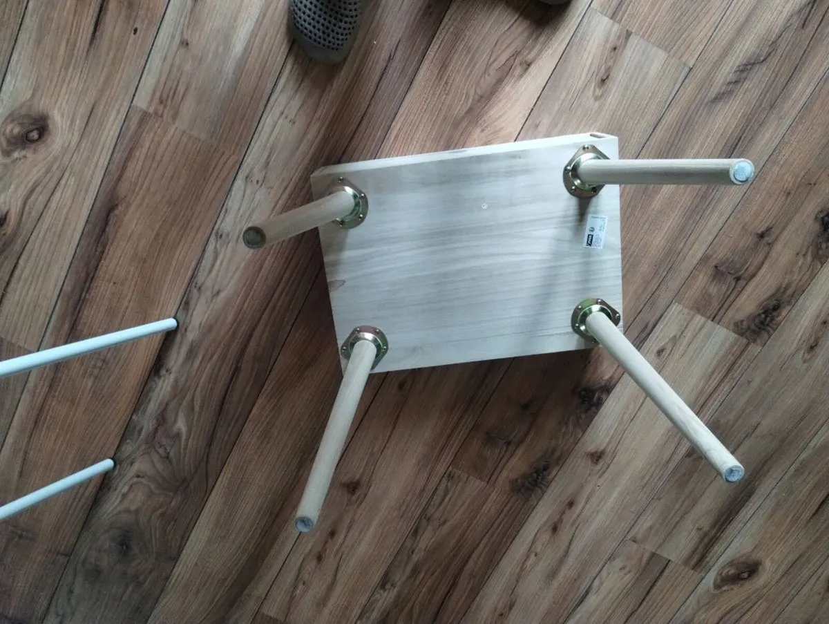 Corner table - Image 1