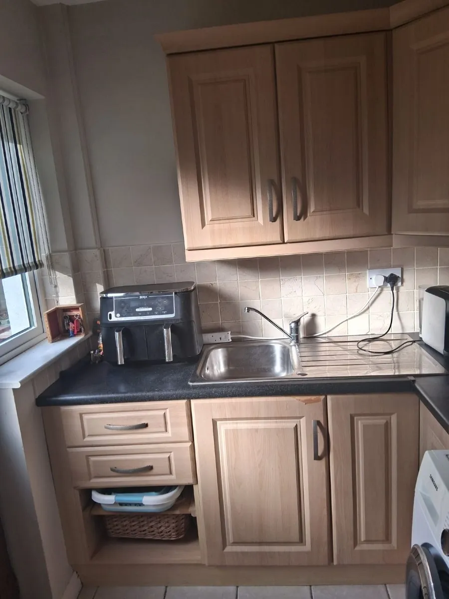 Kitchen cabinets - Image 3