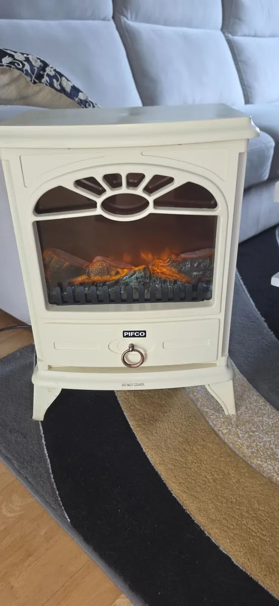 Electric fireplace - Image 1