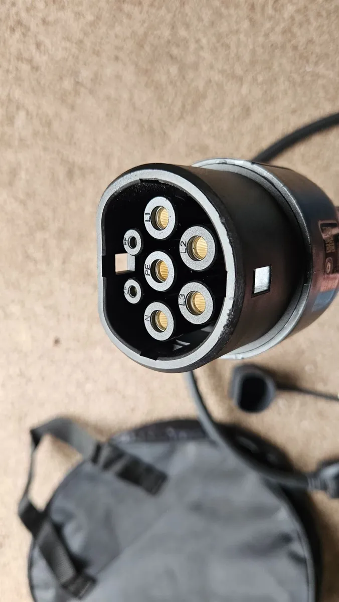 EV 22 kW  Type 2 to Type 2 EV Charging Cable (5m). - Image 3