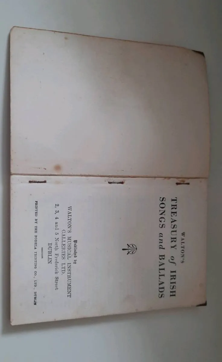 Walton's Treasury of Irish Songs and Ballads - Image 3