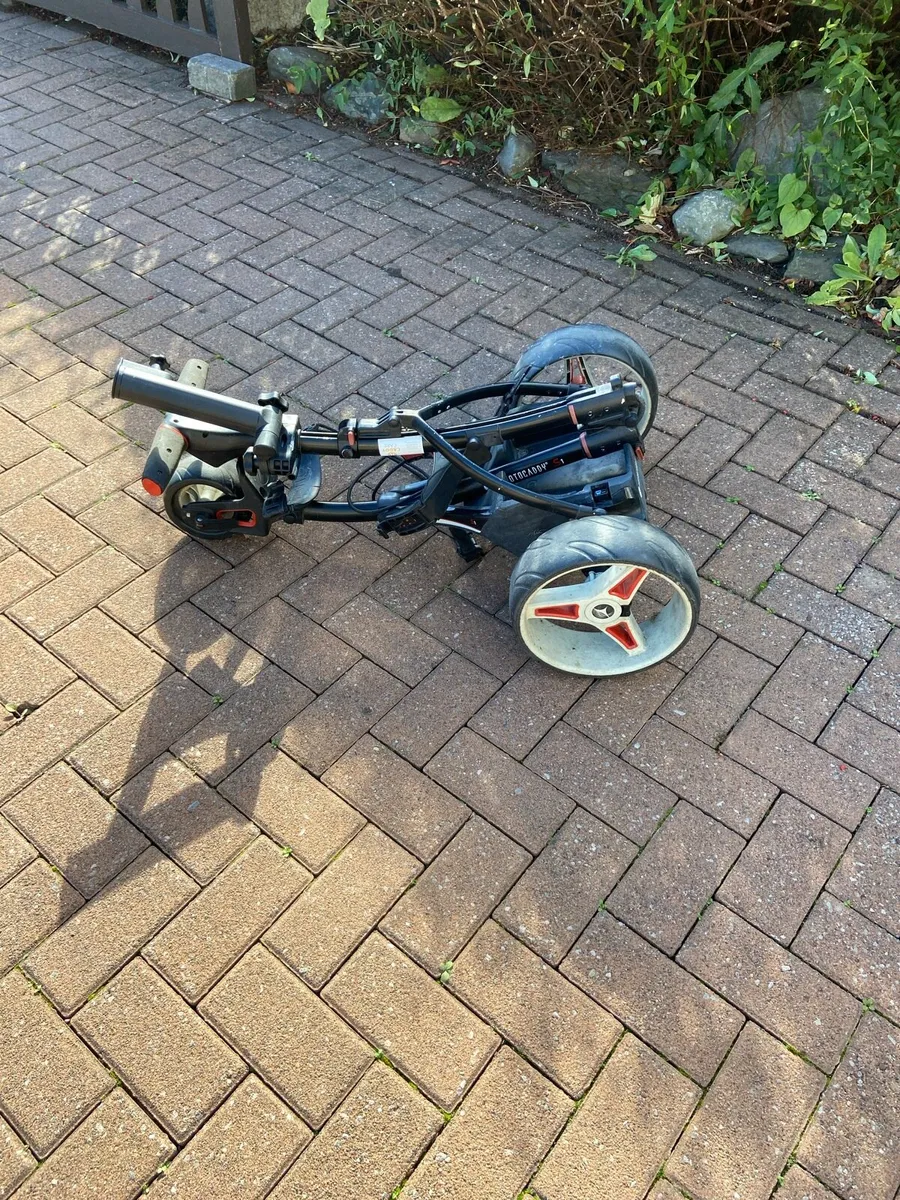 Motocaddy. Electric. Golf. Trolley - Image 2