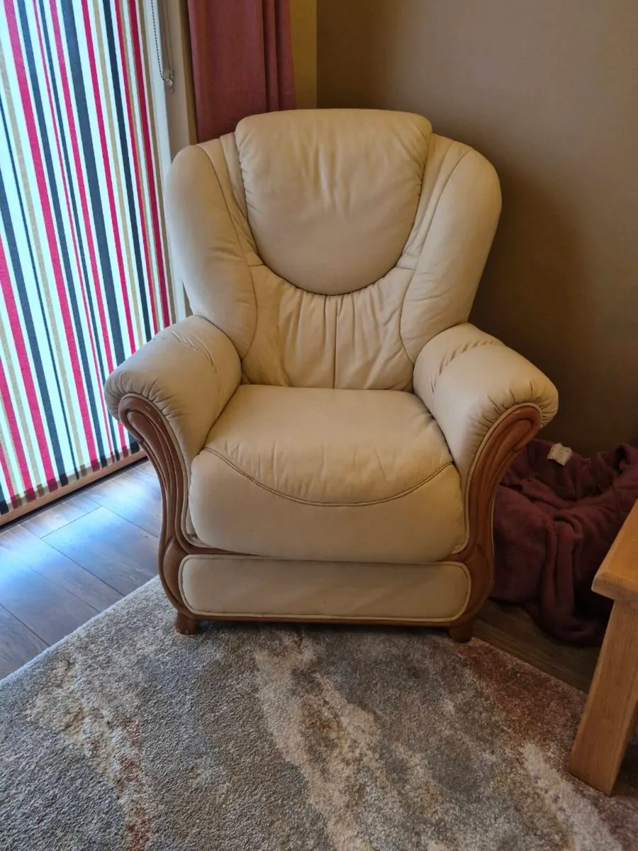 Cream Leather Suite 3+1+1 - Image 4