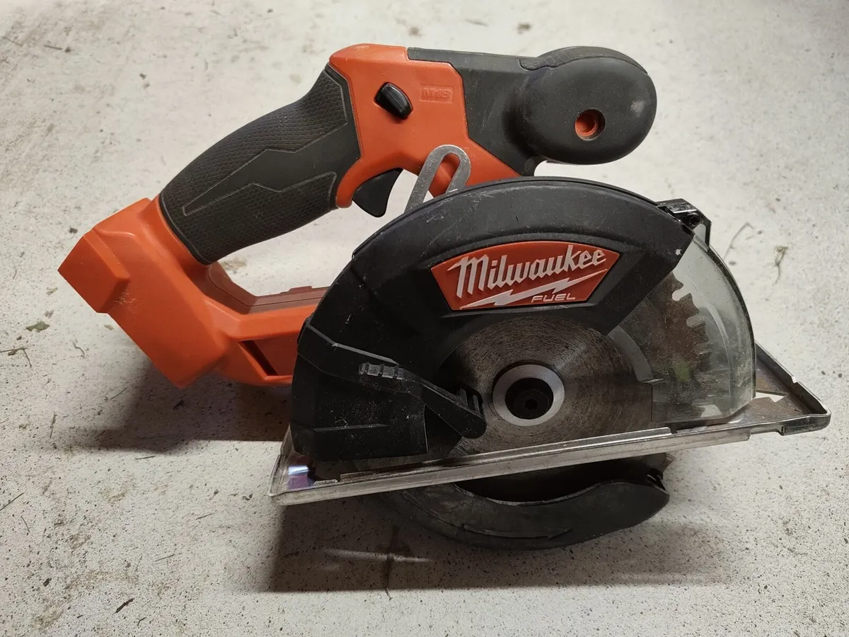 Milwaukee Saw - Image 1
