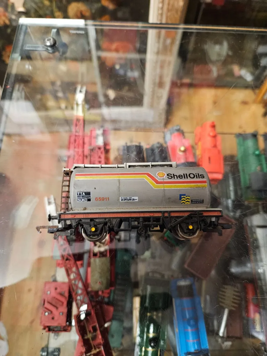 Hornby OO Gauge Tanker Wagon - Image 1